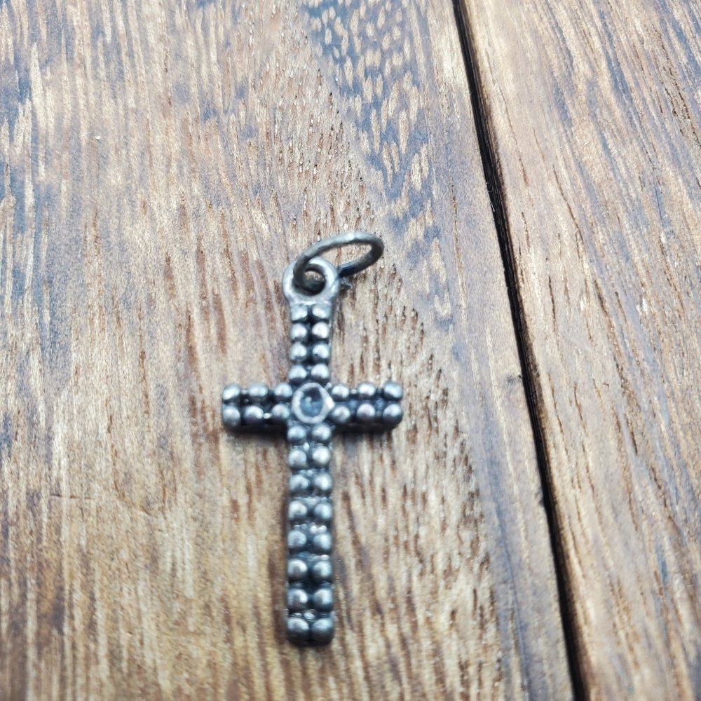 Dotted line‎ cross necklace pendant